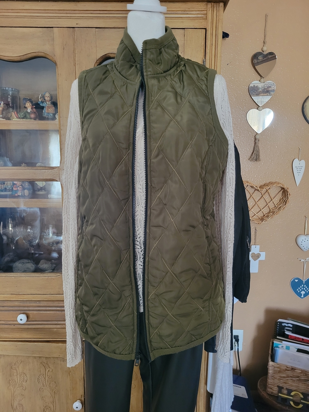 Karen Kane Quilted Olive Vest with Stand Collar L